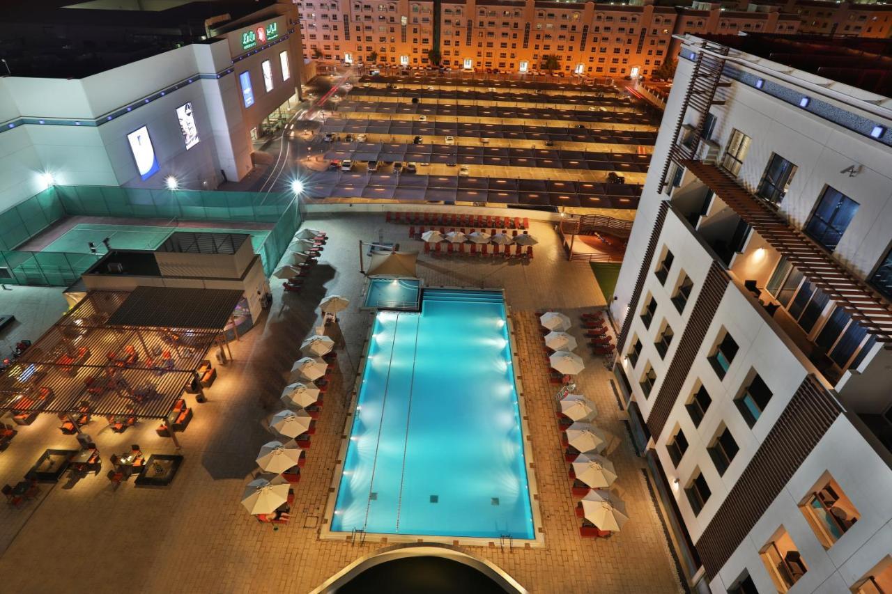 Four Points By Sheraton Al Ain Exterior photo The hotel's pool
